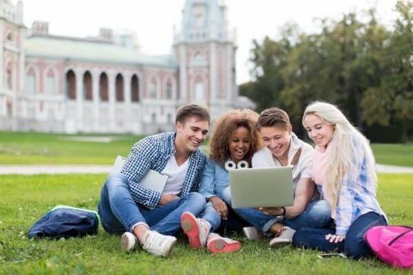 imagem capa do post Saiba encontrar o melhor seguro-viagem para estudantes!