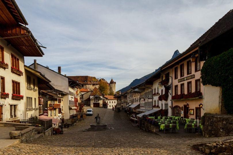 Construções em Gruyères na Suíça