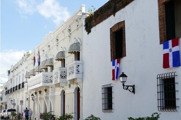 Prédios históricos em Santo Domingo, capital da República Dominicana