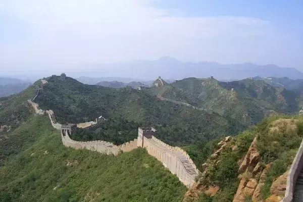 Montanhas com visão da Muralha da China