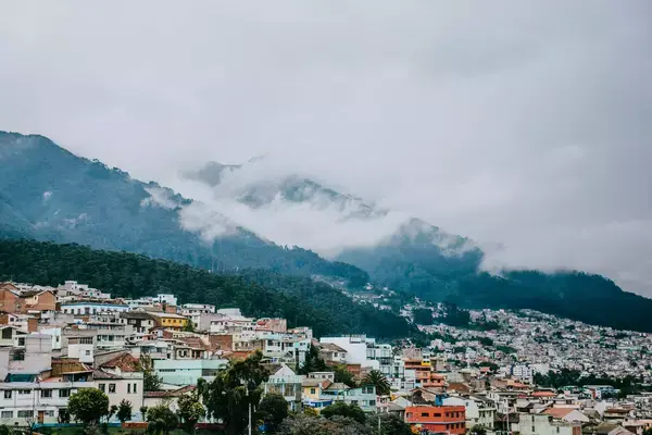 Vista aérea de Quito, capital do Equador