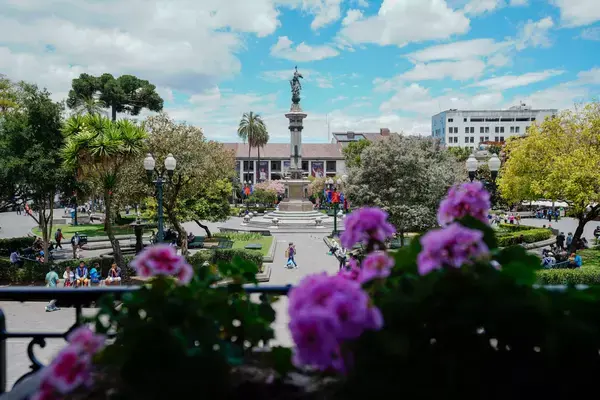 Praça em Quito, capital da Equador