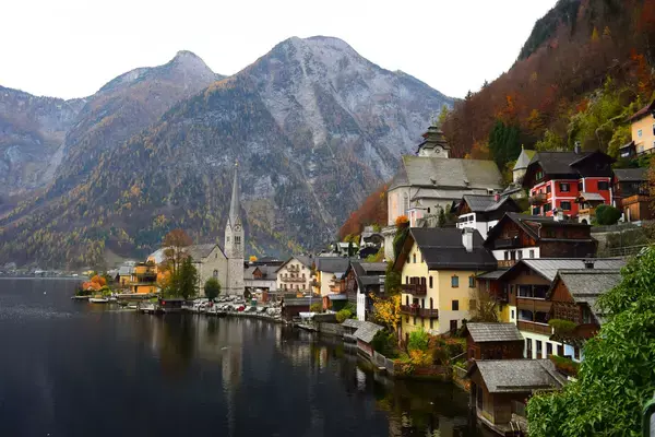 Lago na cidade de Hallstatt, na Áustria