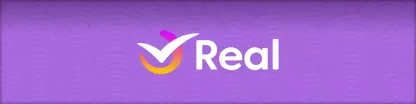 A logo da Real Seguro Viagem em um fundo roxo.