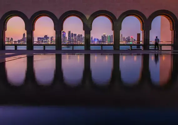 Vista de Doha durante o pôr do sol a partir do Museu de Arte Islâmica
