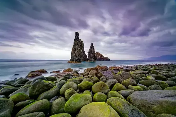 Praia em Ribeira da Janela, Portugal
