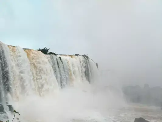 Quedas de água nas Cataratas do Iguaçu, Brasil