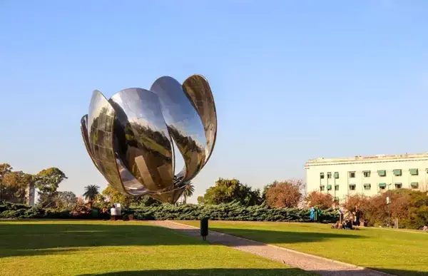 Uma escultura clássica da cidade de Palermo, na Argentina.