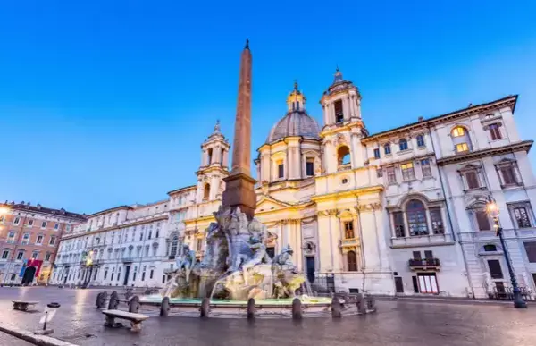 A praça do Capitólio.