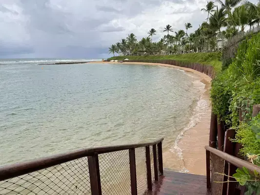 Escada de madeira beira-mar em Porto de Galinhas, Pernambuco