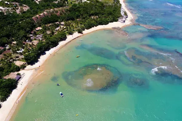 Vista aérea da praia de Trancoso, na Bahia
