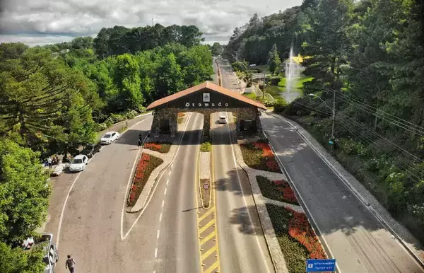 Entrada do arco de Gramado.