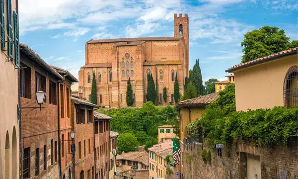 Construções históricas em Siena, Itália