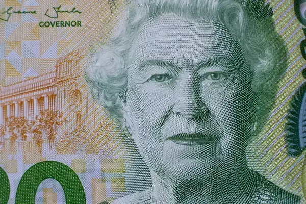 A rainha Elizabeth ll podia viajar sem documentos. Ela não tinha passaporte e nem habilitação