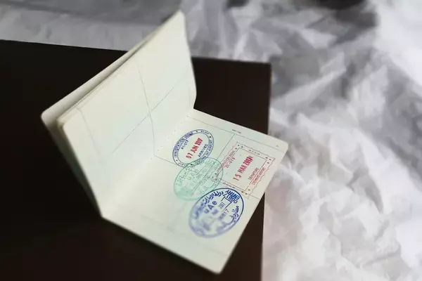 O passaporte brasileiro está no ranking mundial entre os 20 melhores em mobilidade global para este tipo de documento