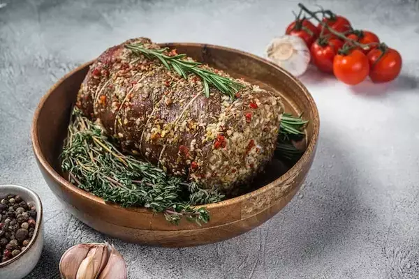 O polpettone é uma receita italiana de bolo de carne, maravilhosa para ser saboreada durante todo o ano