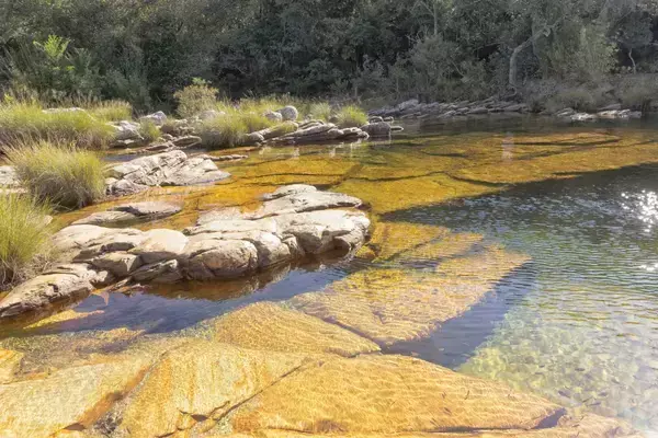 Cachoeiras e pedras do Paraíso Perdido, local turístico de Minas Gerais