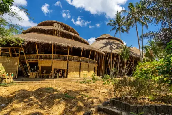 Escola de bambu, em Bali