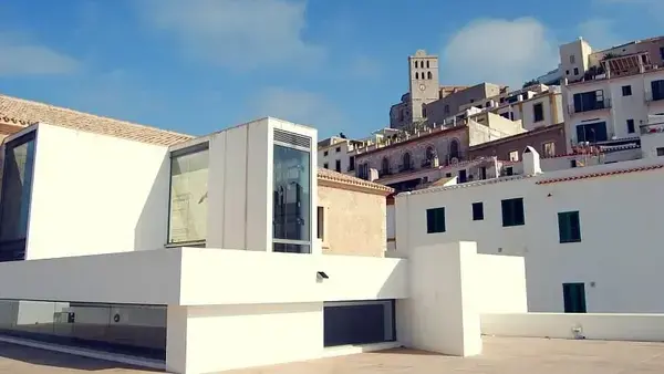faixada do Museu da Arte Contemporânea de Ibiza