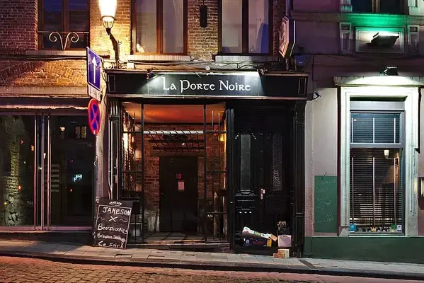 ambiente interno do bar La Porte