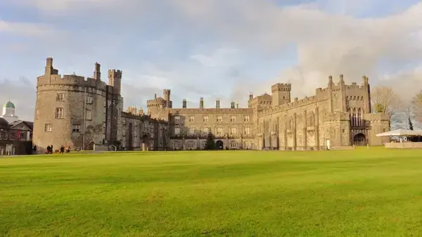 o famoso Castelo de Kilkenny
