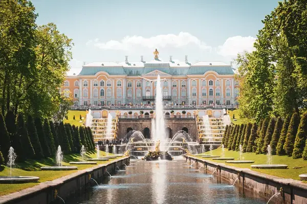 Palácio Peterhof, em São Petersburgo, Rússia