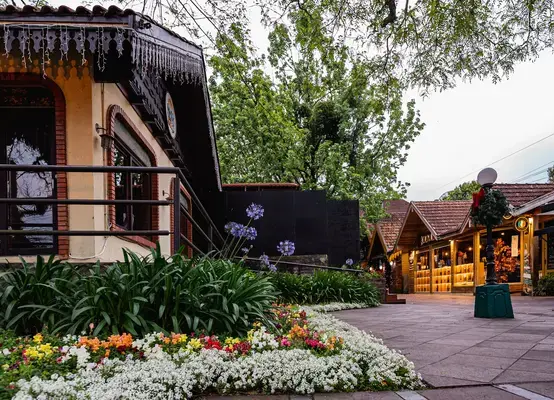 Rua e casas em Gramado, Rio Grande do Sul