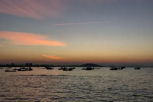 Por do sol no mar de Penha, Santa Catarina