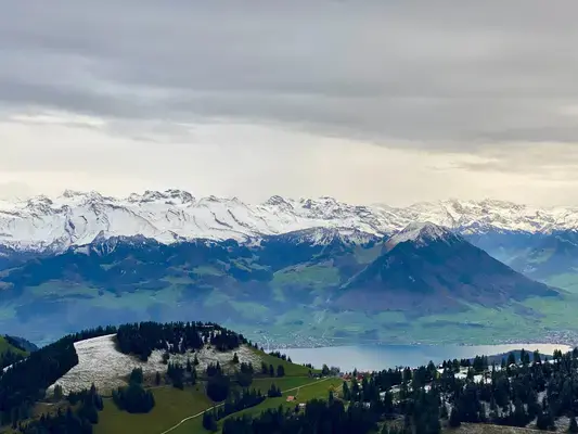 Vista dos Alpes Suíços com neve