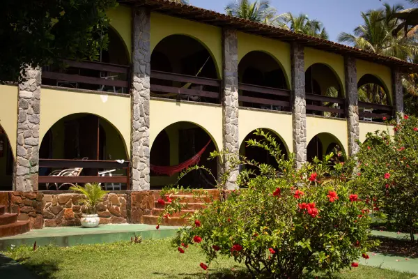 prédio do catavento hotel em morro de são paulo
