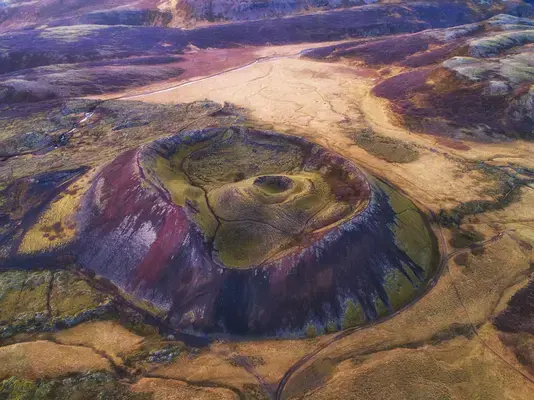 foto aerea do circulo dourado conhecido como centro do mundo