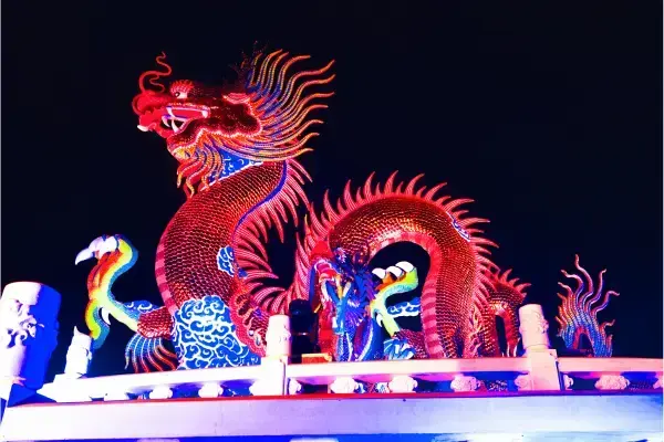 Dragão alegórico de comemoração ao ano novo chinês