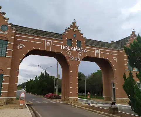 Pórtico de entrada da cidade de Holambra