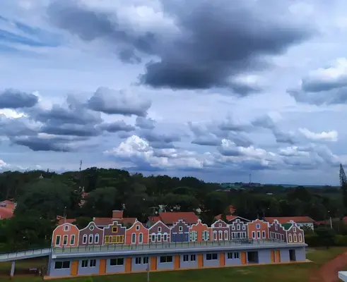 Casas em estilo holandês representando a cultura da cidade de Holambra