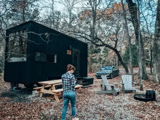 Glamping em formato de conteiner