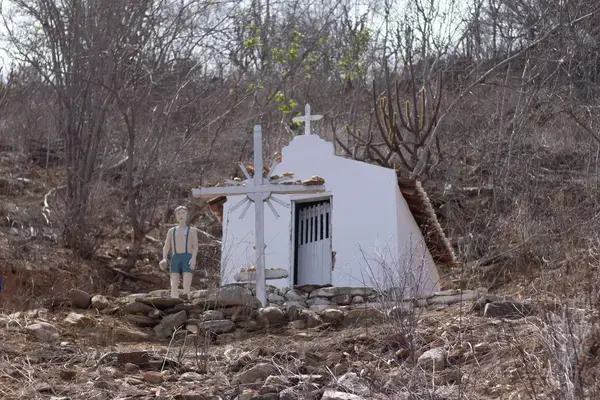 Capelinha em homenagem ao menino que se perdeu na Serra do Feiticeiro, Angicos, RN