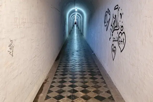 Túnel de pedestres da Vila Industrial que liga a Estação Cultura, em Campinas