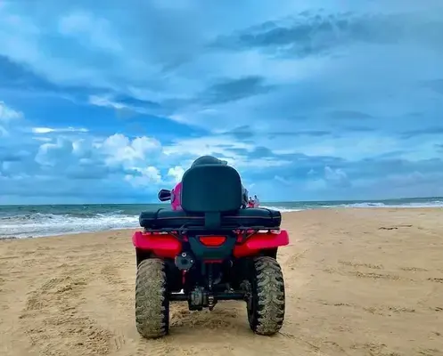 Moto na areia de praia do Ceará