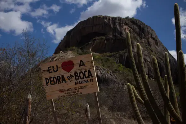 Pedra da Boca em Araruna (Fonte: Arquivo Pessoal)