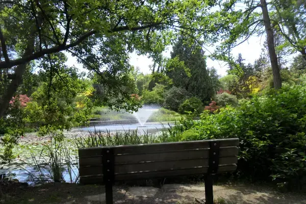 Paisagem do Jardim Botânico de VanDusen, em Vancouver