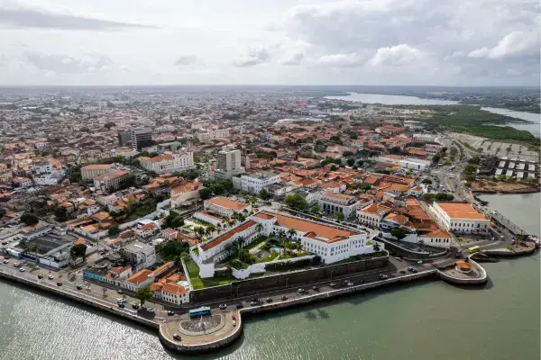 Imagem aérea de São Luís do Maranhão (Fonte: Canva)