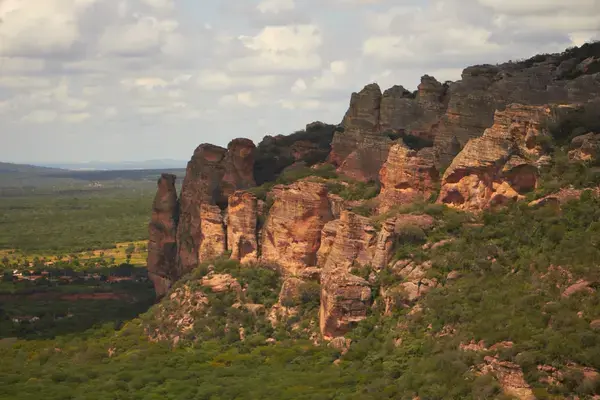 Parque Nacional da Serra da Capivara, Piauí (Fonte: Adobe Stock)