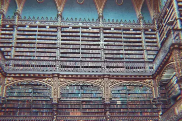 Estantes de livros do Real Gabinete Português de Leitura