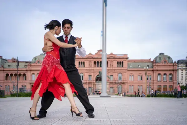 Casal dançando tango