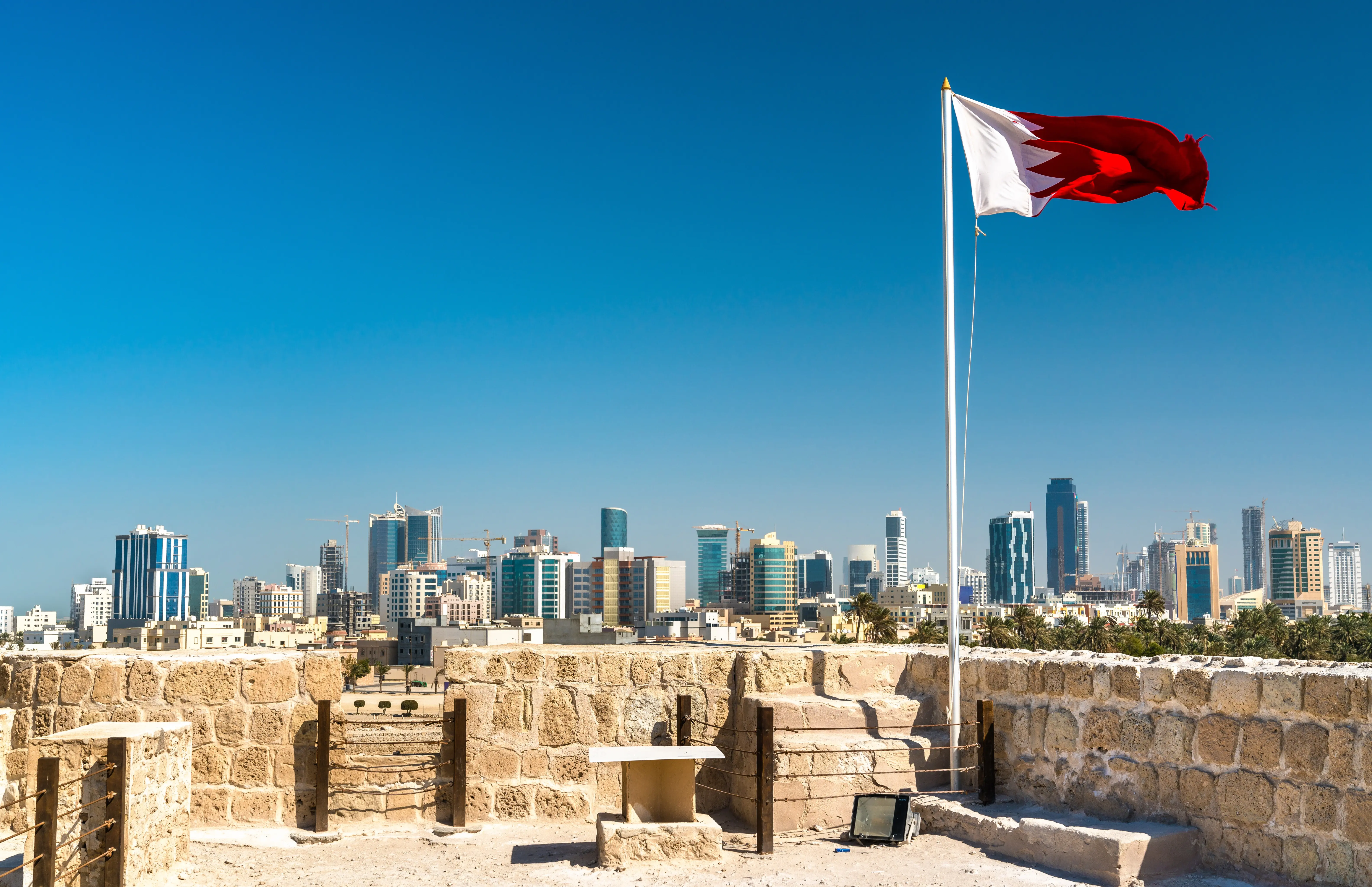 Bandeira do Bahrein no Qal'at al-Bahrain (Fonte: Adobe Stock)
