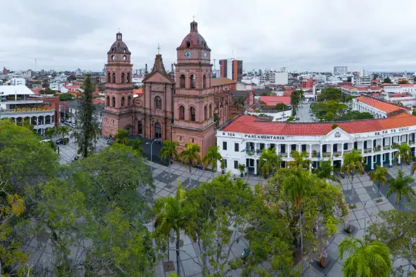 Vista panorâmica da cidade de Santa Cruz de la Sierra, na Bolívia