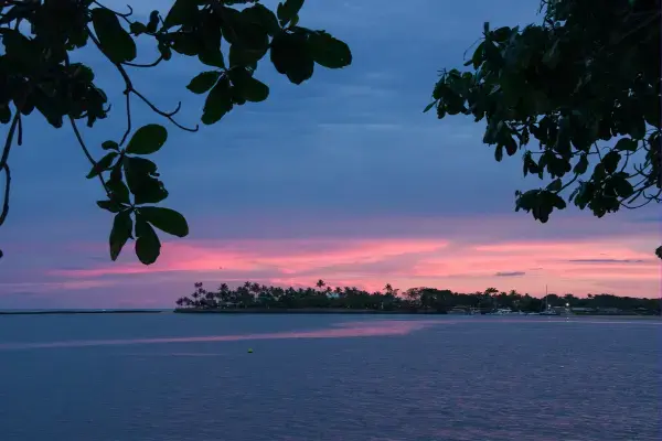 Paisagem de por do sol na praia em Arraial d'Ajuda