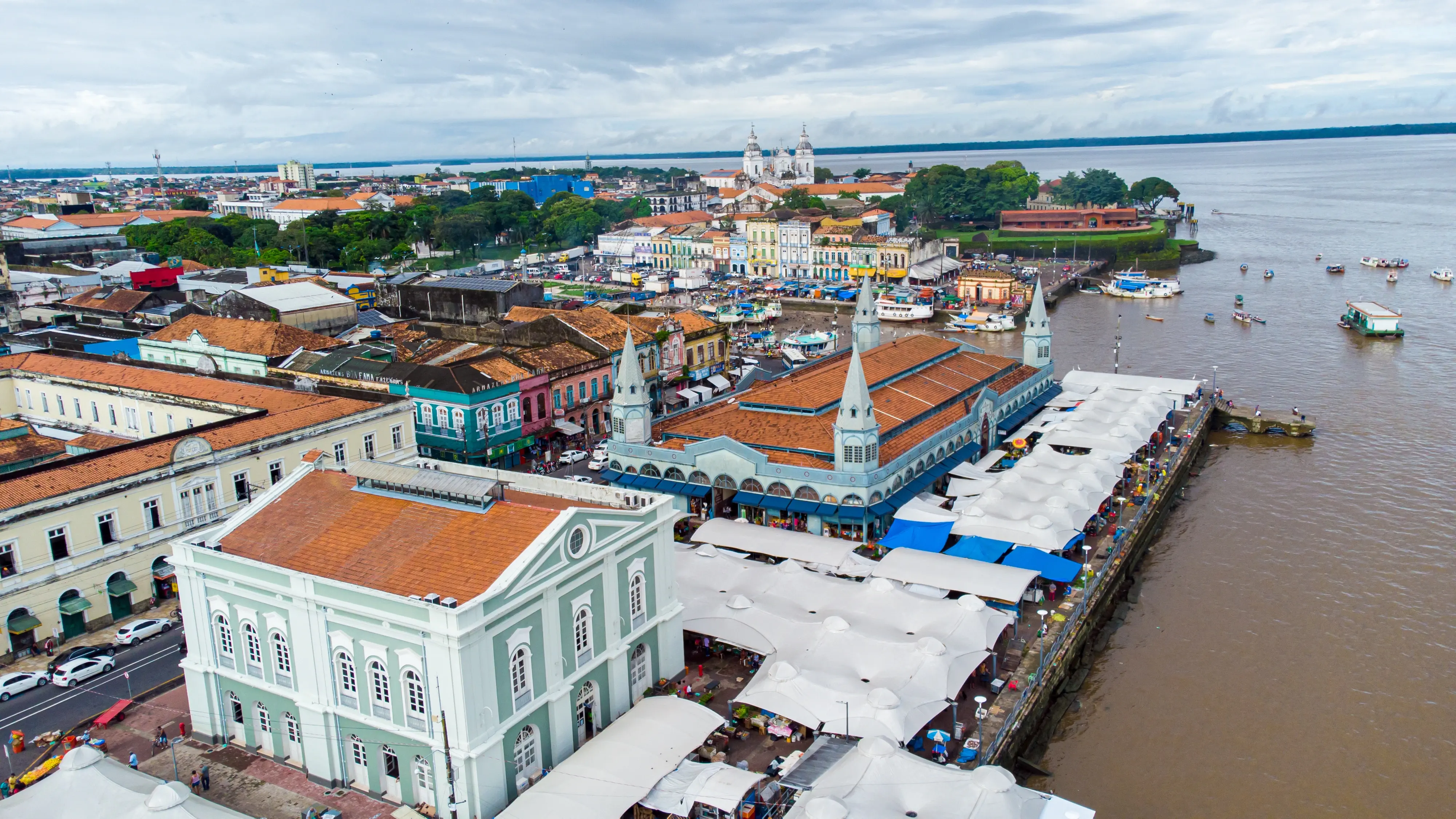 Vista aérea do Mercado Ver o Peso, em Belém do Pará (Fonte: Adobe Stock)