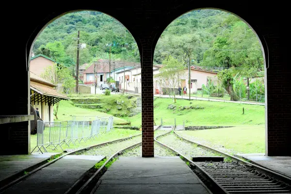 imagem de dois arcos que liga a estação de trem
