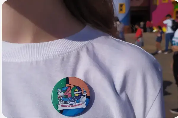 Botton de aniversariante do Beto Carrero World